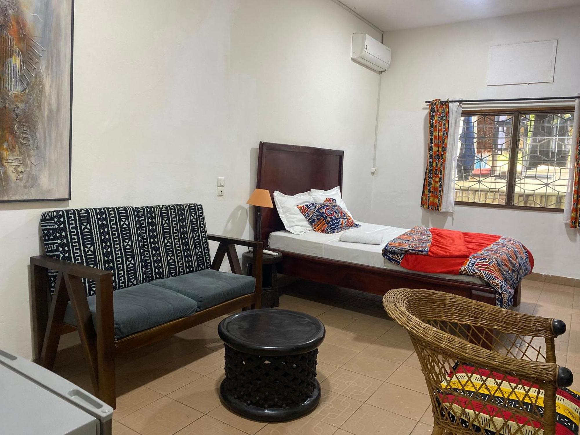 Fiiaa Hotel ยาอุนเด ภายนอก รูปภาพ